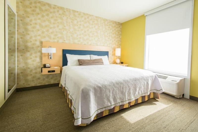 Towneplace Suites By Marriott Нюнан Екстериор снимка